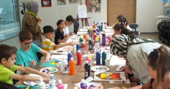 Sanat atölyeleri çocukların yazına renk katıyor