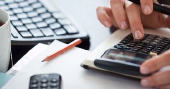 AKP hükümetlerinin vergi politikalarını ve israf düzenini sert bir şekilde eleştirdi