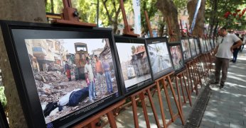 17 Ağustos ve 6 Şubat depremleri fotoğraflarla anıldı