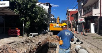 KARTEPE’DE ALTYAPI ÇALIŞMASI GECE GÜNDÜZ DEMEDEN SÜRÜYOR