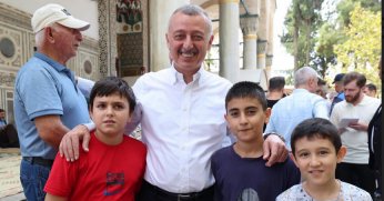 Bu sevgiye layık olmak için çalışıyoruz