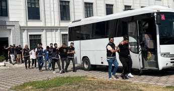 12 şüpheli kıskıvrak yakalandı