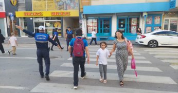 Büyükşehir Zabıtasıyla okul önleri güvende