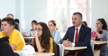 Büyükşehir’den 20 bin öğrenciye eğitim desteği