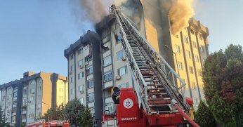 Apartmanda çıkan yangın panik yarattı