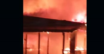 Hereke'de  Kafe alev alev yandı