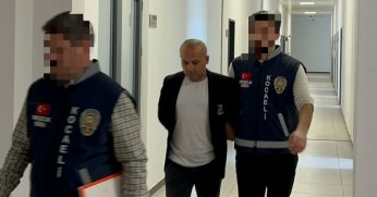 Hırsızlık suçundan aranıyordu, İş üstünde yakalandı