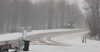 Kartepe'ye mevsimin ilk karı düştü