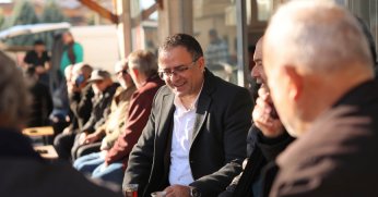 Başkan Gökçe, Çınarlı Meydanı’nda Halkla Buluştu