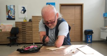 Engelleri sanatla aştı, Cemil Meriç’te moral aşıladı