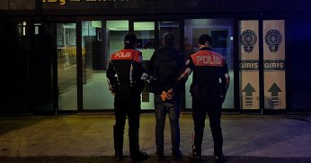 Hırsızlık ve dolandırıcılık suçlarından 20 yıl hapis cezası ile aranıyordu