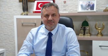 “BAŞKANININ AYLARDIR UĞRAMADIĞI MECLİS KURŞUN ASKERLERİNE KALDI”