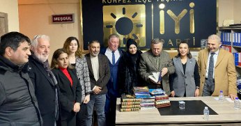 İYİ Parti’den Şehitler Kütüphanesi’ne destek