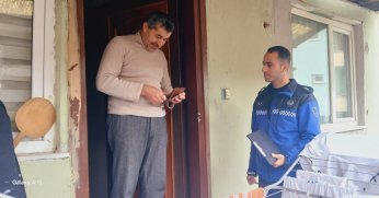 Büyükşehir zabıtası kayıp cüzdanı sahibine ulaştırdı