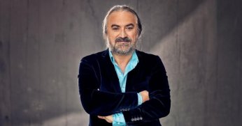 Volkan Konak için 'sahnede gebermiş' paylaşımı! 