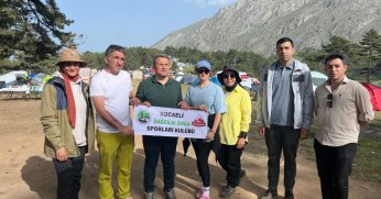 Kocaeli Dağcıları Dedegöl zirvesine tırmandı