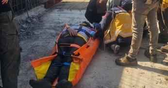 İnşaat işisi beton zemine düştü