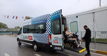 Engelsiz Taksi, Kitap Fuarı’nda da engelleri aşıyor