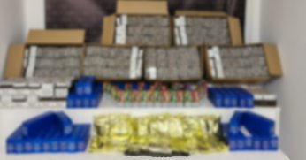 Kocaeli Polisi 2 iş yerinde 68 bin dal kaçak sigara ele geçirdi