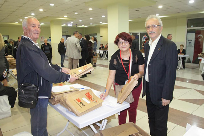 CHP İzmit’ten GÖVDE GÖSTERİSİ