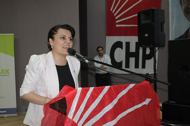 CHP İzmit’ten GÖVDE GÖSTERİSİ
