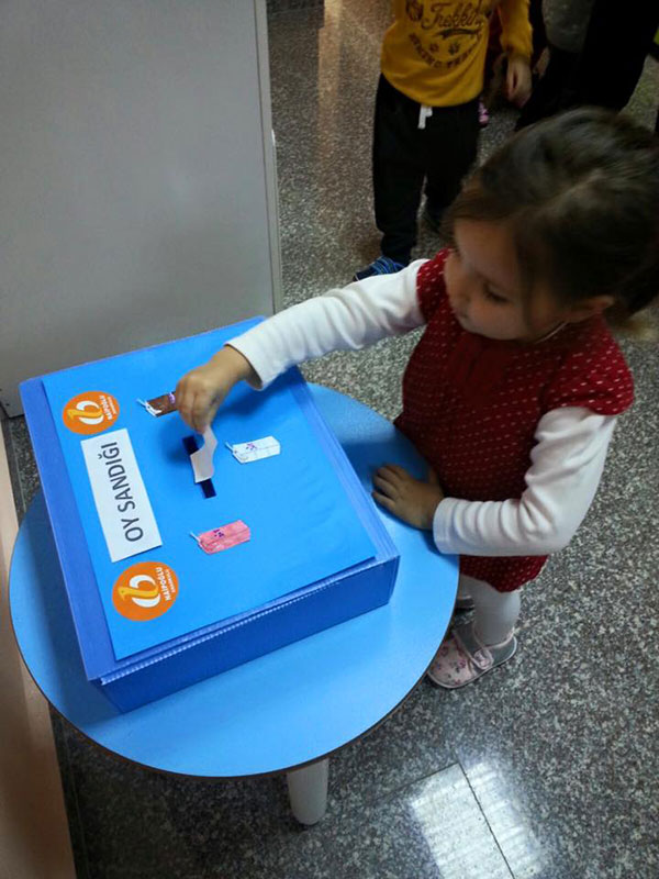 ÇOCUKLARIN DEMOKRASİ SINAVI