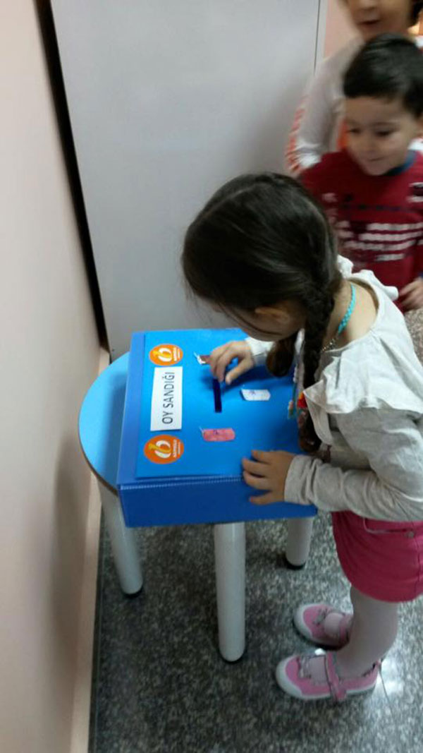 ÇOCUKLARIN DEMOKRASİ SINAVI