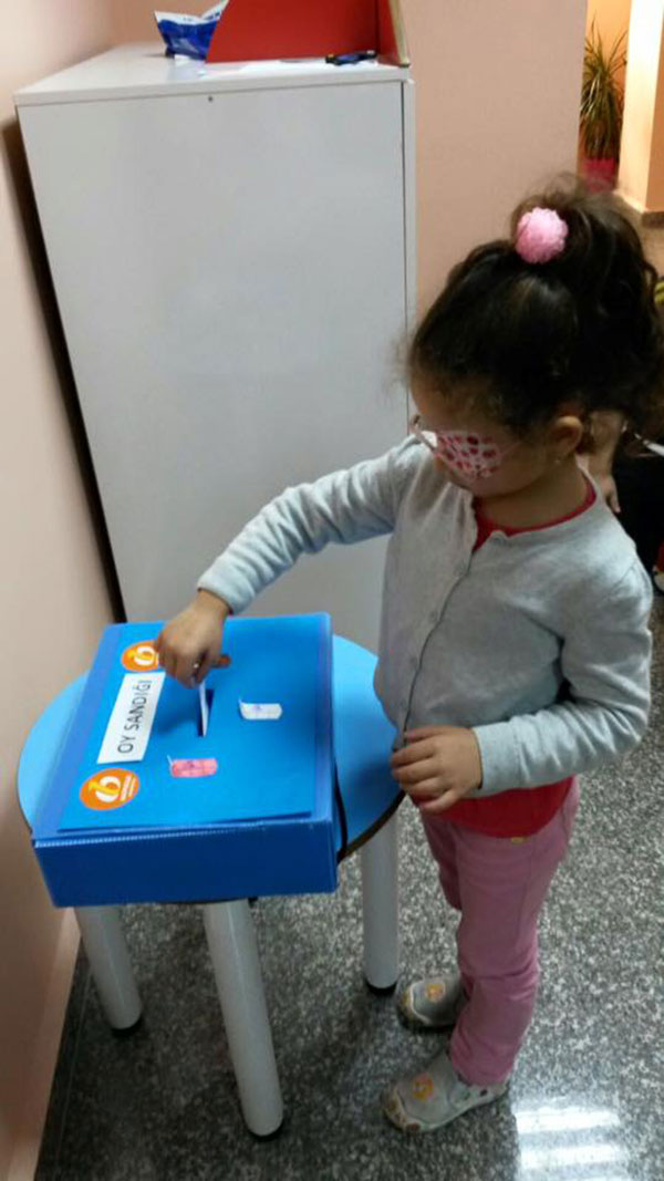 ÇOCUKLARIN DEMOKRASİ SINAVI