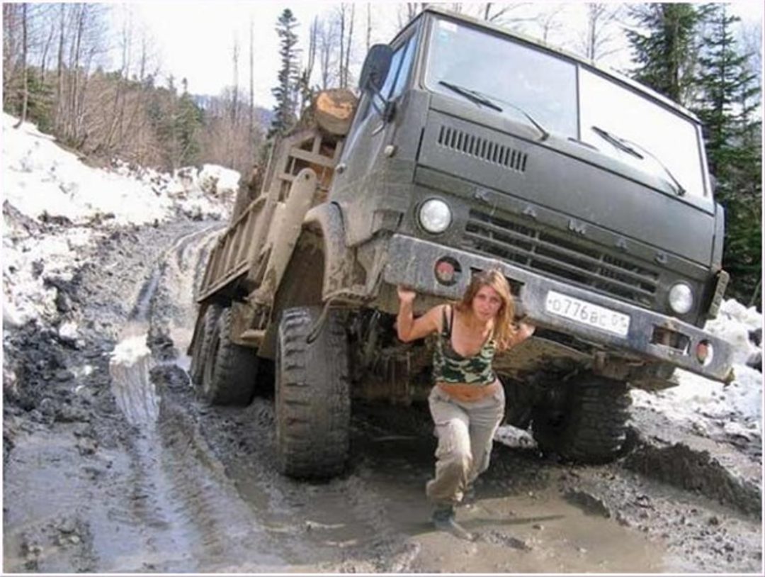 Rus kızların sosyal medya paylaşımları olay yaratıyor