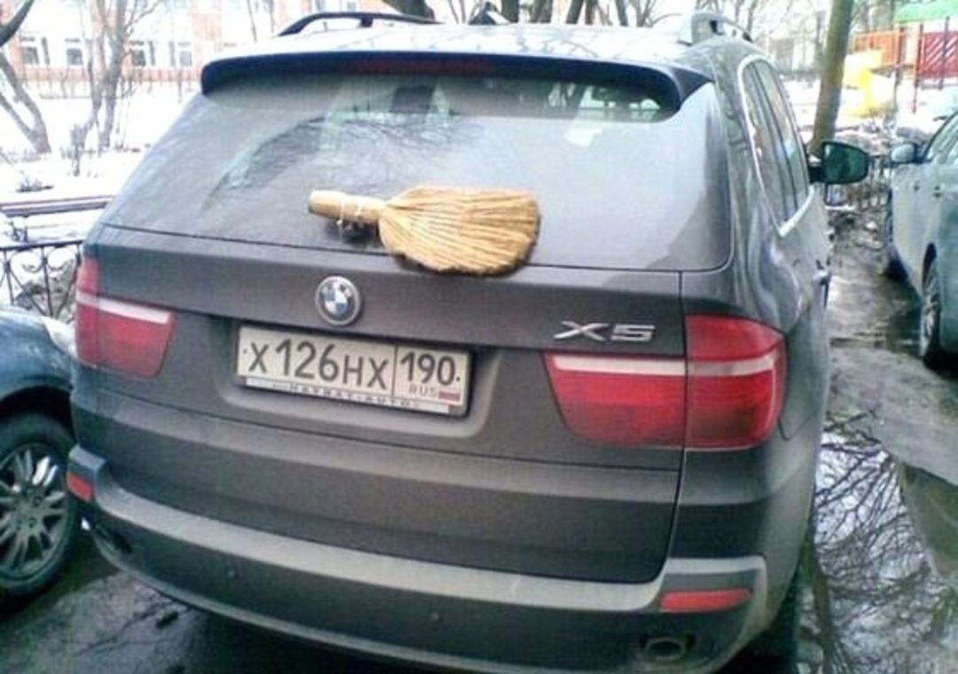 Rus kızların sosyal medya paylaşımları olay yaratıyor