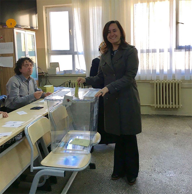 Referandumdan kareler