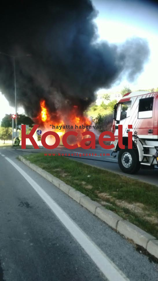 Belediye otobüsü cayır cayır yandı