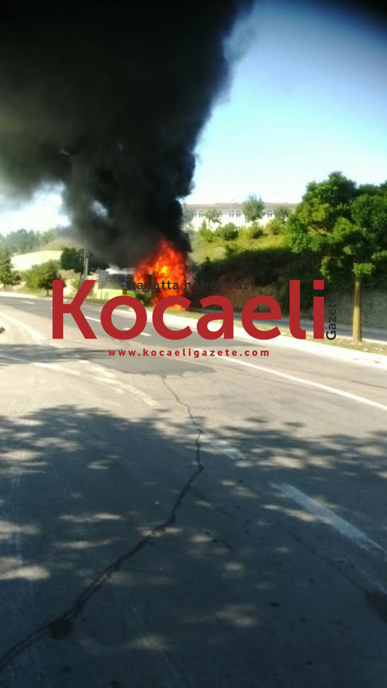 Belediye otobüsü cayır cayır yandı