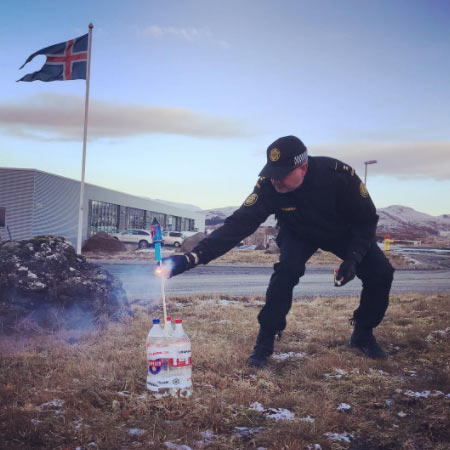 Polisler burada ne yapıyor?