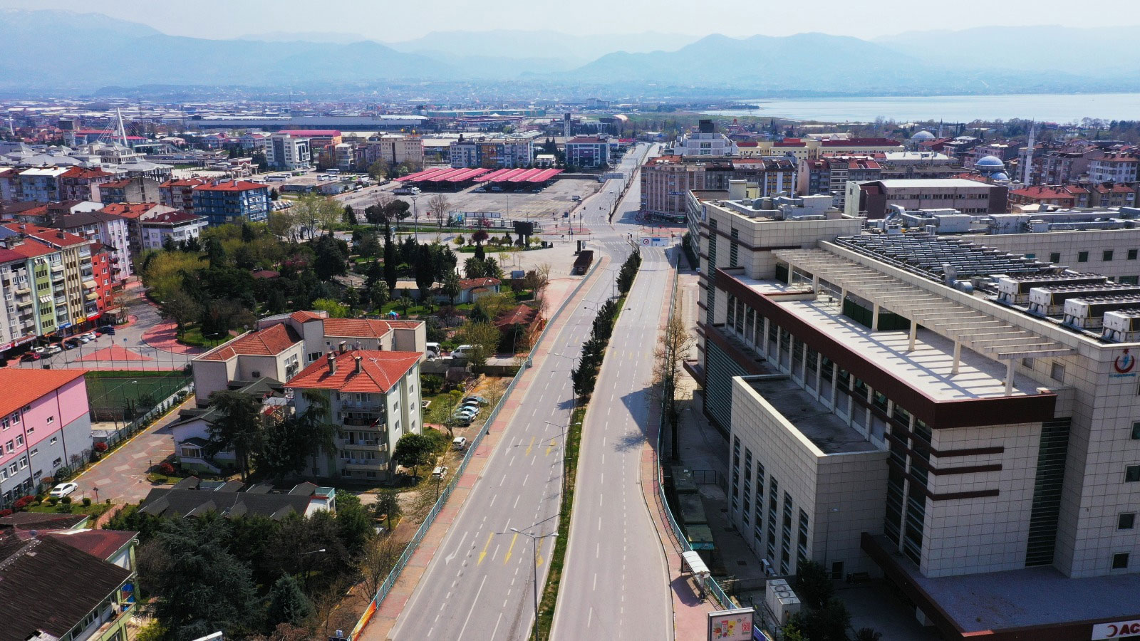 Sokağa çıkma yasağında İzmit'ten kareler