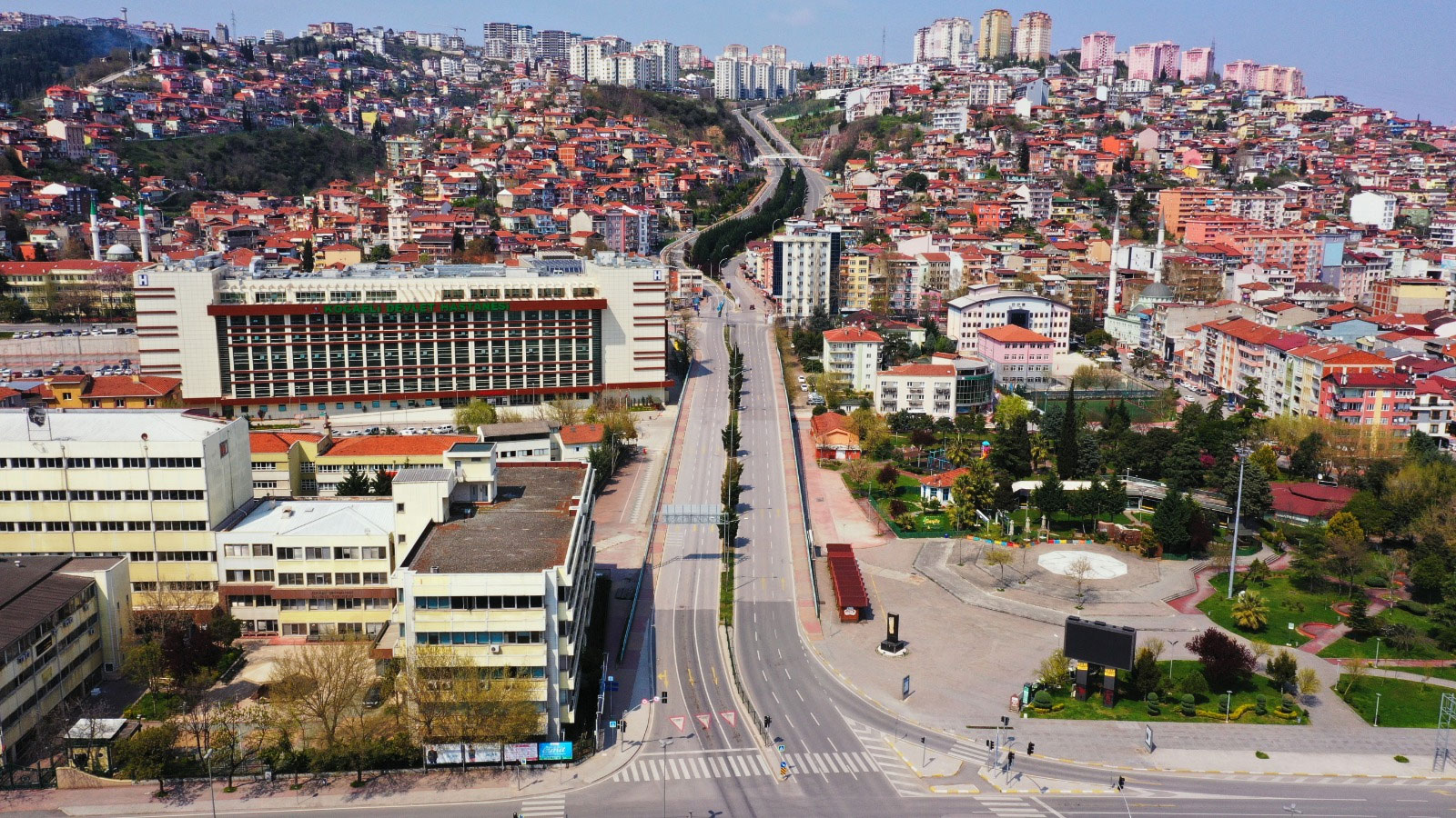 Sokağa çıkma yasağında İzmit'ten kareler