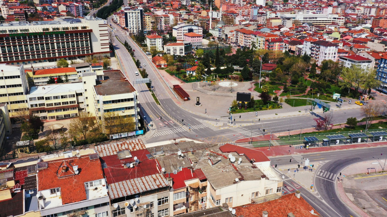 Sokağa çıkma yasağında İzmit'ten kareler