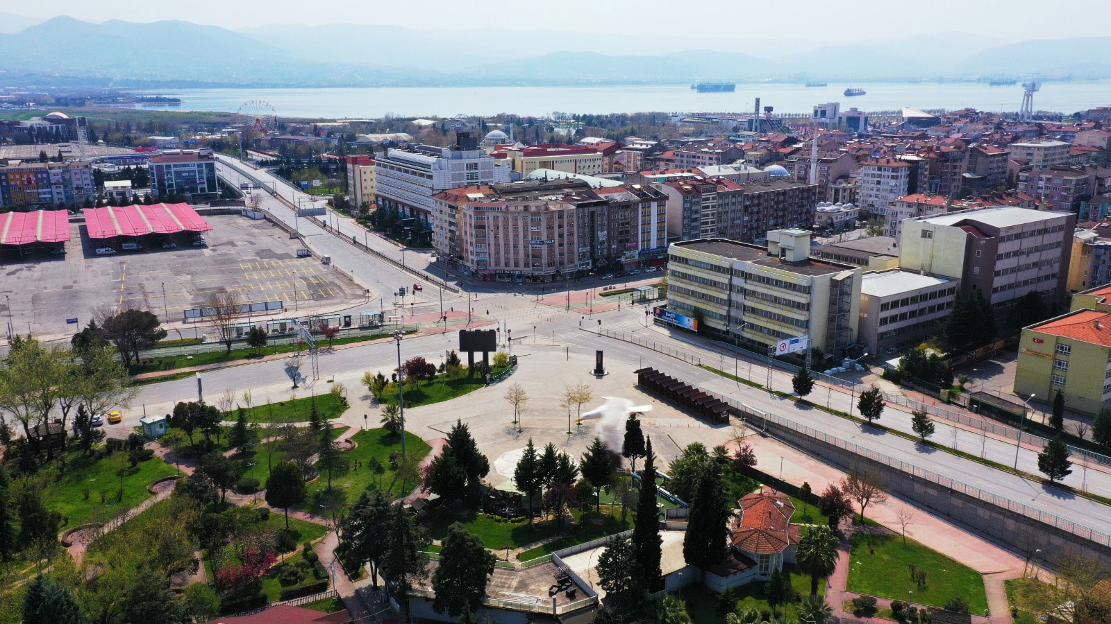 Sokağa çıkma yasağında İzmit'ten kareler