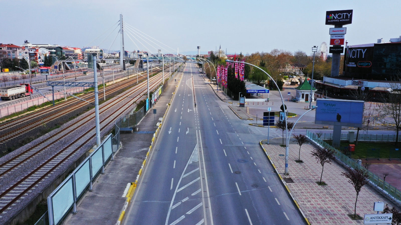Sokağa çıkma yasağında İzmit'ten kareler