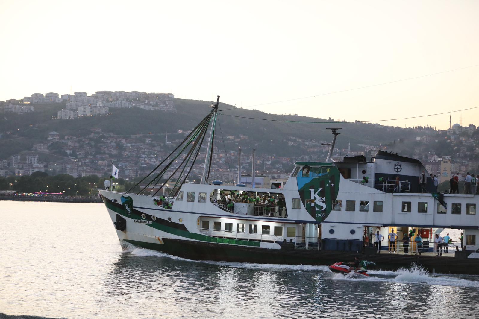 Yeşil-Siyah Şampiyon Kocaelispor