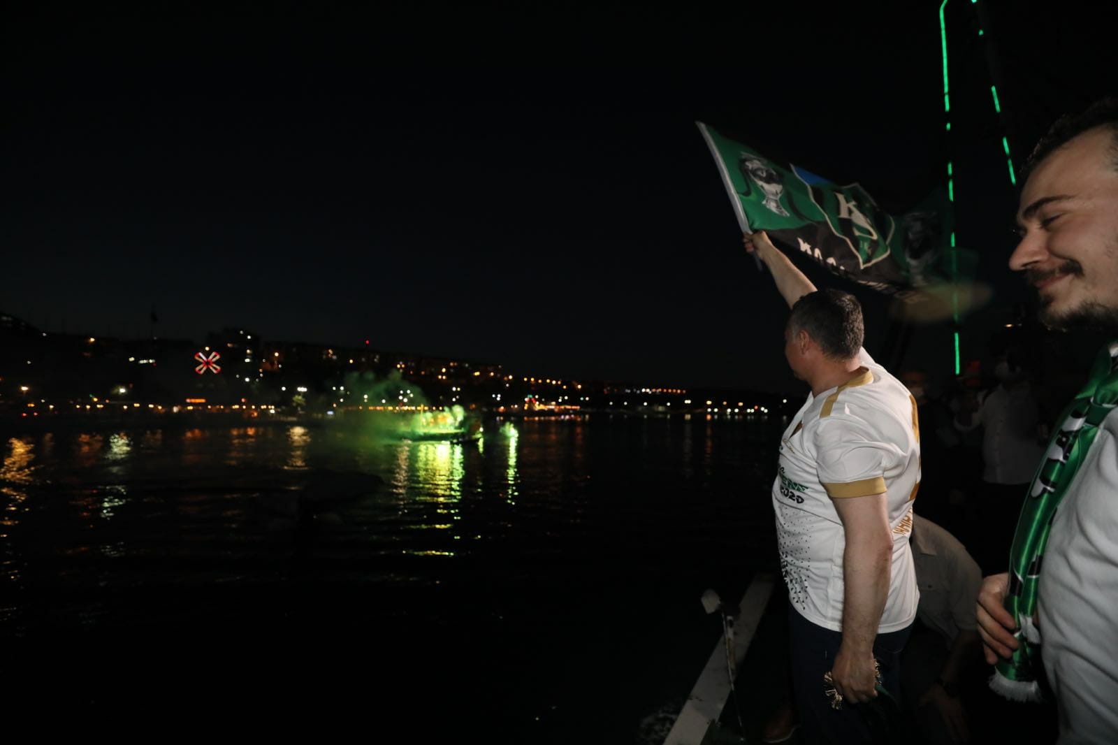 Yeşil-Siyah Şampiyon Kocaelispor