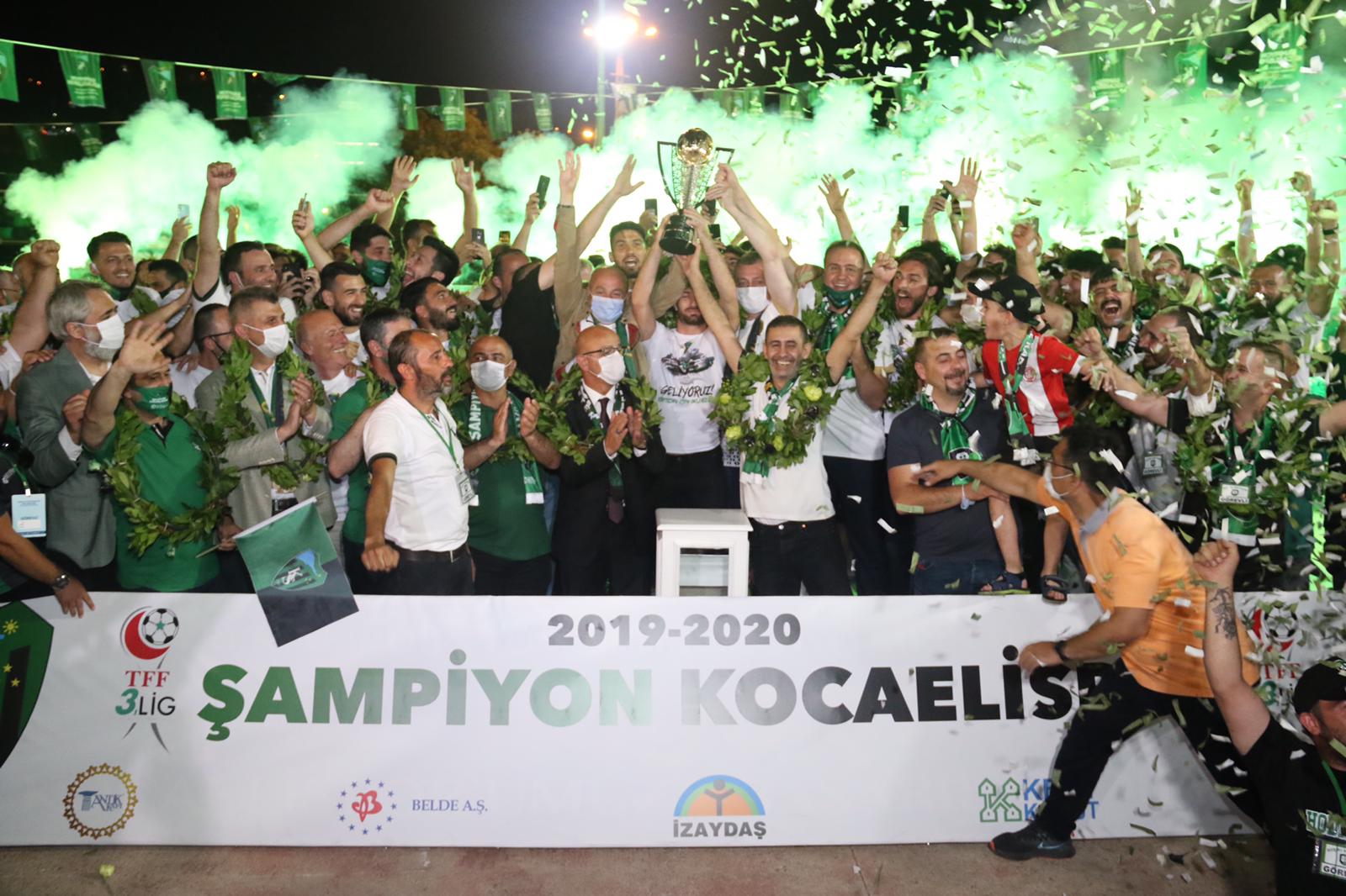 Yeşil-Siyah Şampiyon Kocaelispor
