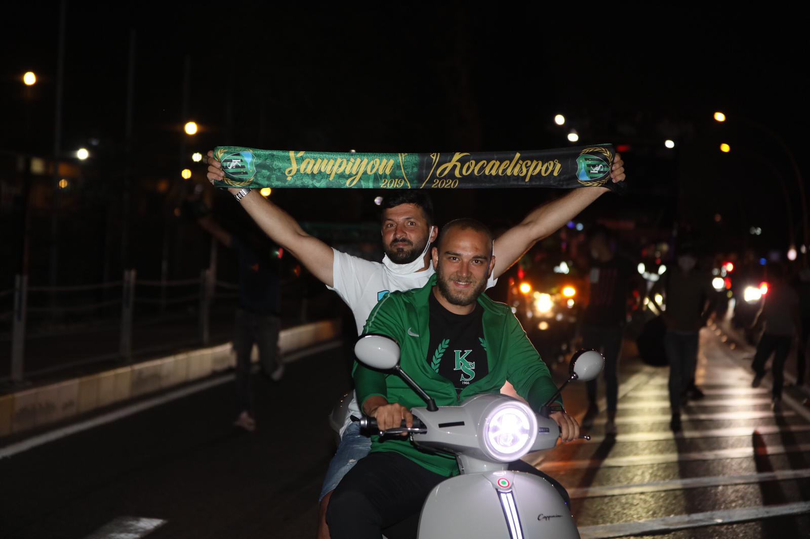 Yeşil-Siyah Şampiyon Kocaelispor